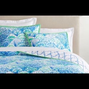 Lilly Pulitzer California King “Oh Shello” quilt